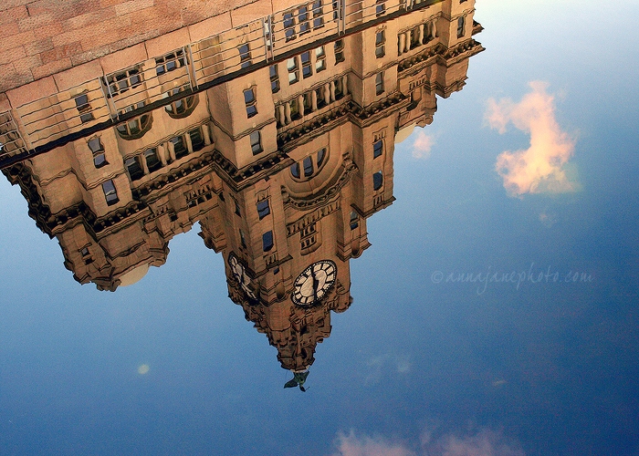 20101016-liver-building-canal-reflection.jpg