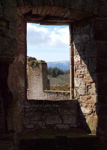 20130406-caerlaverock-castle-window.jpg
