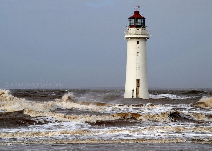 20090314-new-brighton-lighthouse-waves.jpg