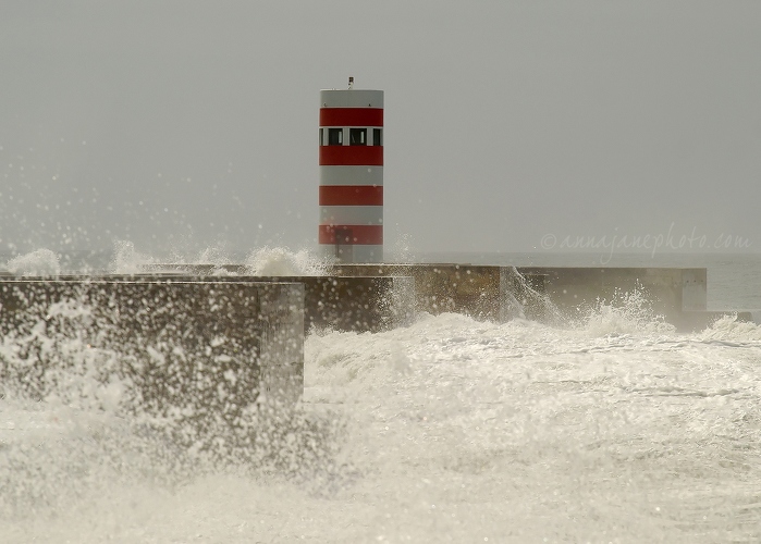 Stripes & Waves II - 20110911-foz-do-douro-lighthouse-2.jpg