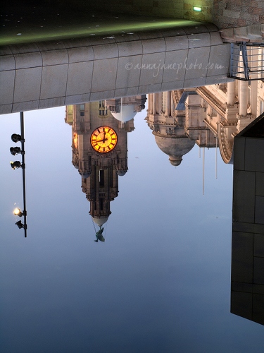 20130219-liver-building-canal-reflection.jpg