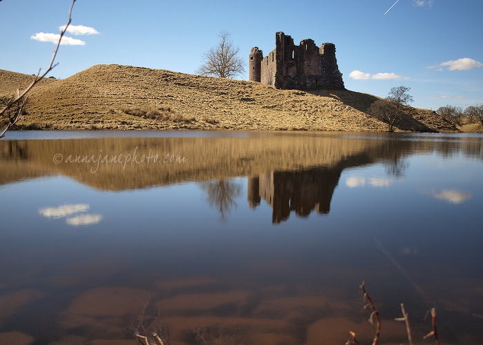 20130403-morton-castle-and-loch.jpg
