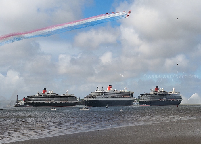 20150525-three-queens-and-red-arrows.jpg